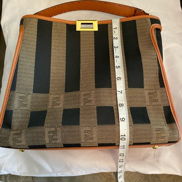 FENDI Peekaboo ISeeU - Picture 9 of 16